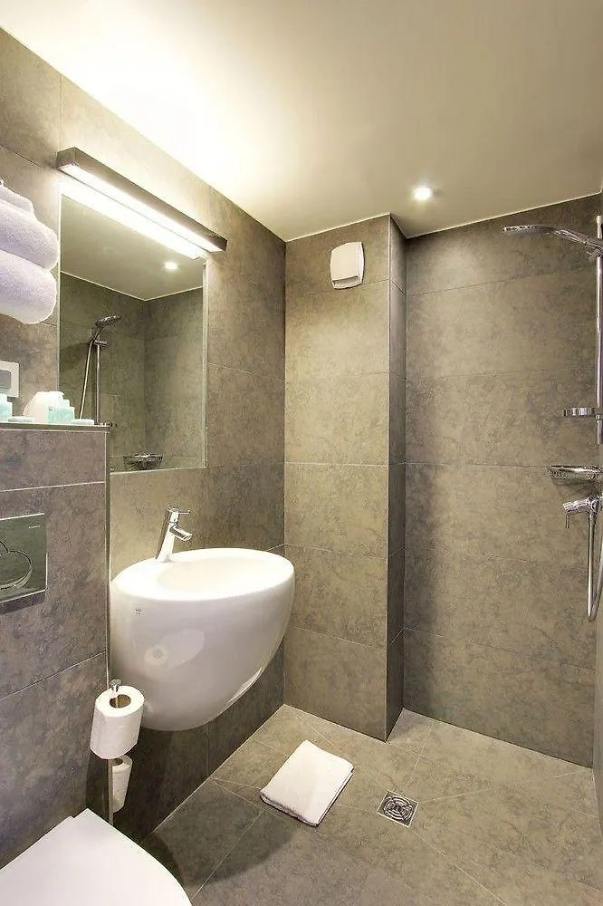 Hotel Alhambra Paris France