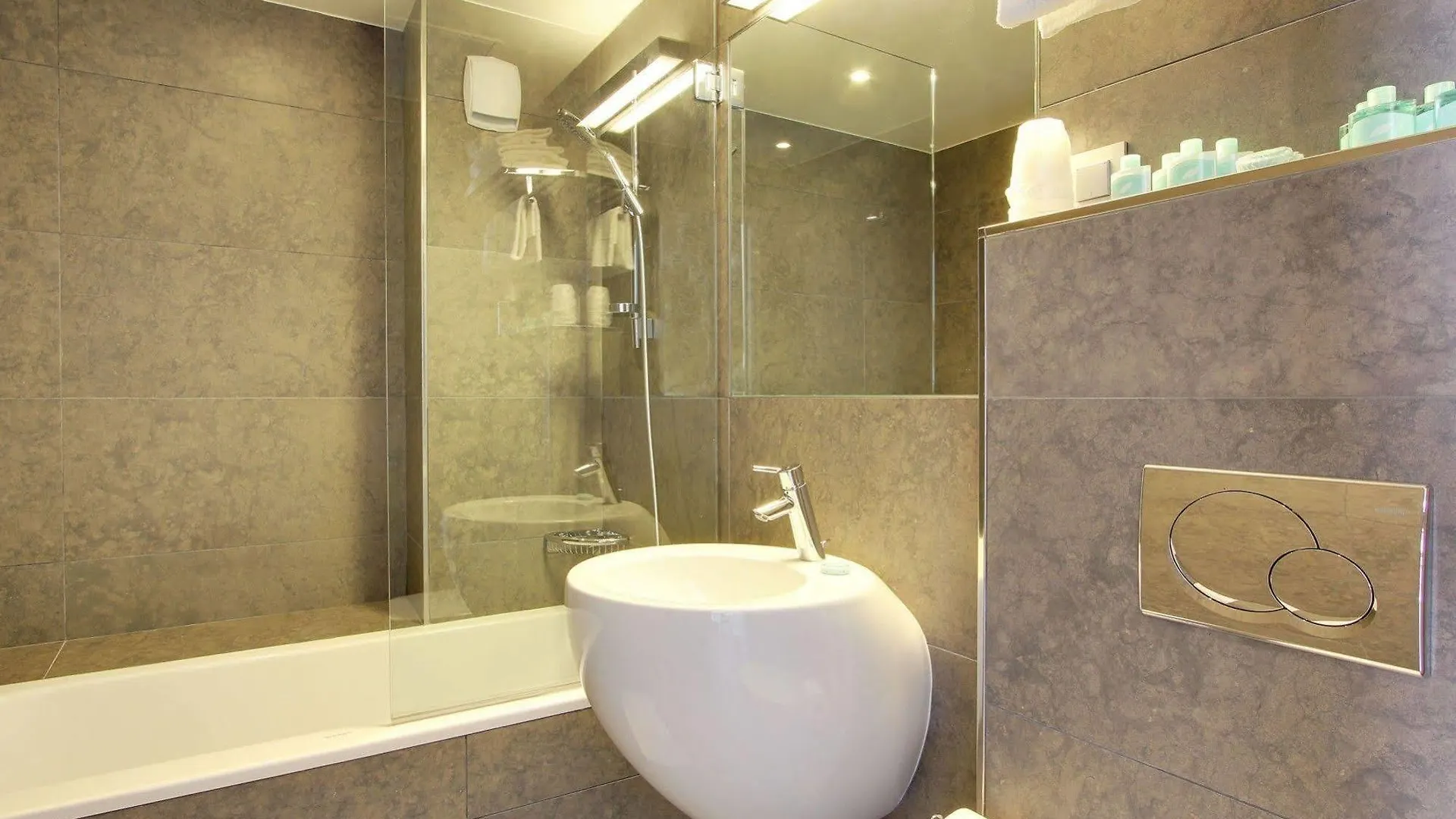 Hotel Alhambra Paris 3*,  France